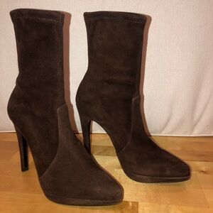 CASADEI brown suede ankle boots with leather sole. Size 6.